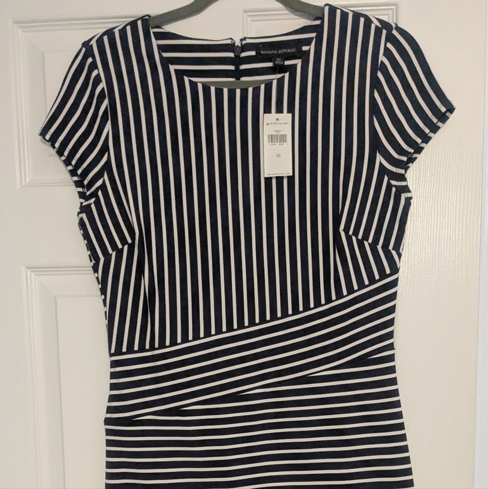 Banana Republic Navy and White Striped Knee Length Sheath Dress Size 10 NEW NWT